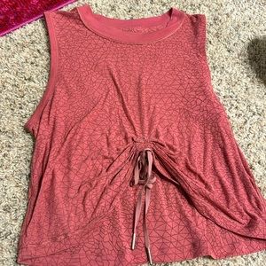 Lululemon top